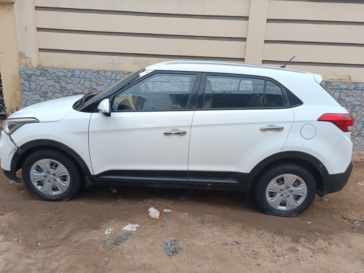 Hyundai Creta 2019 diesel, boîte automatique, excellent état