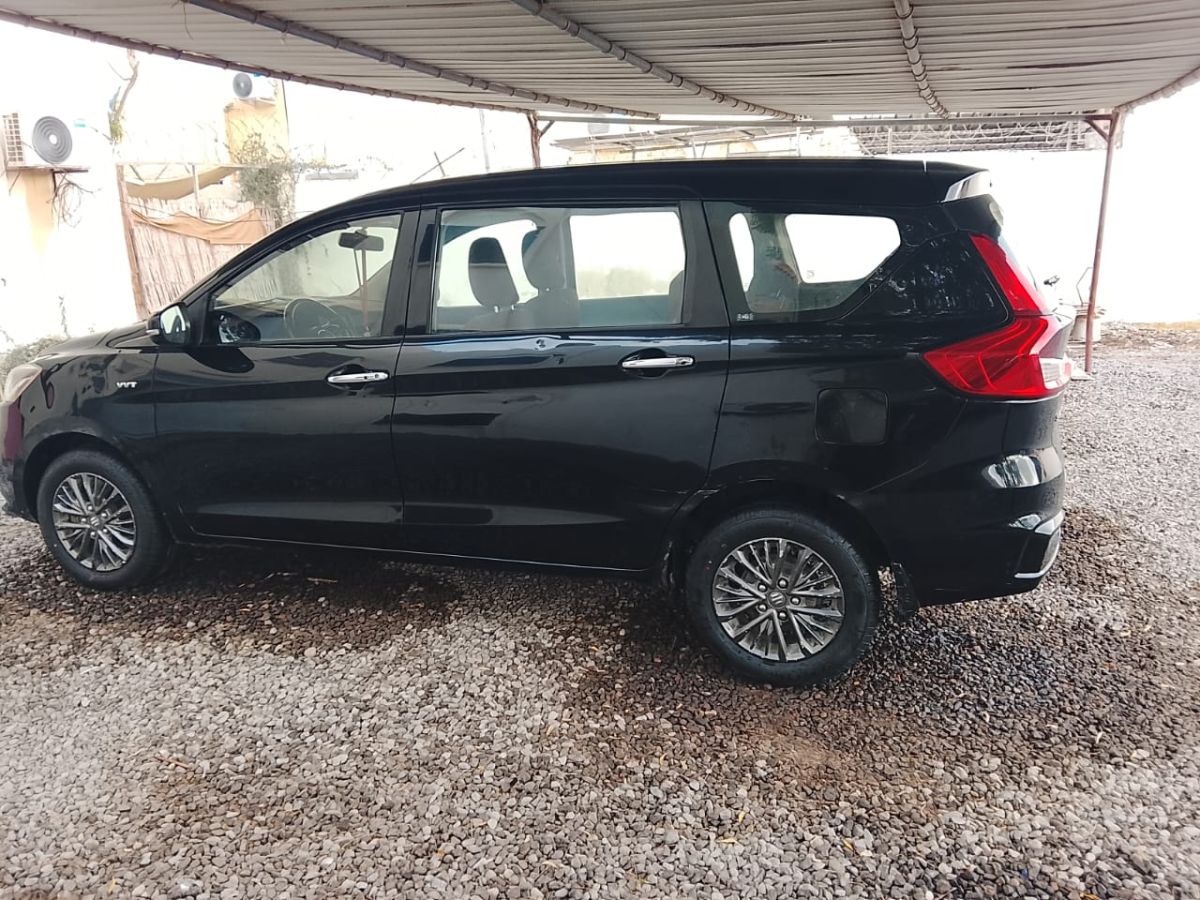 Suzuki Ertiga 2021 noir, bon état, entretien régulier