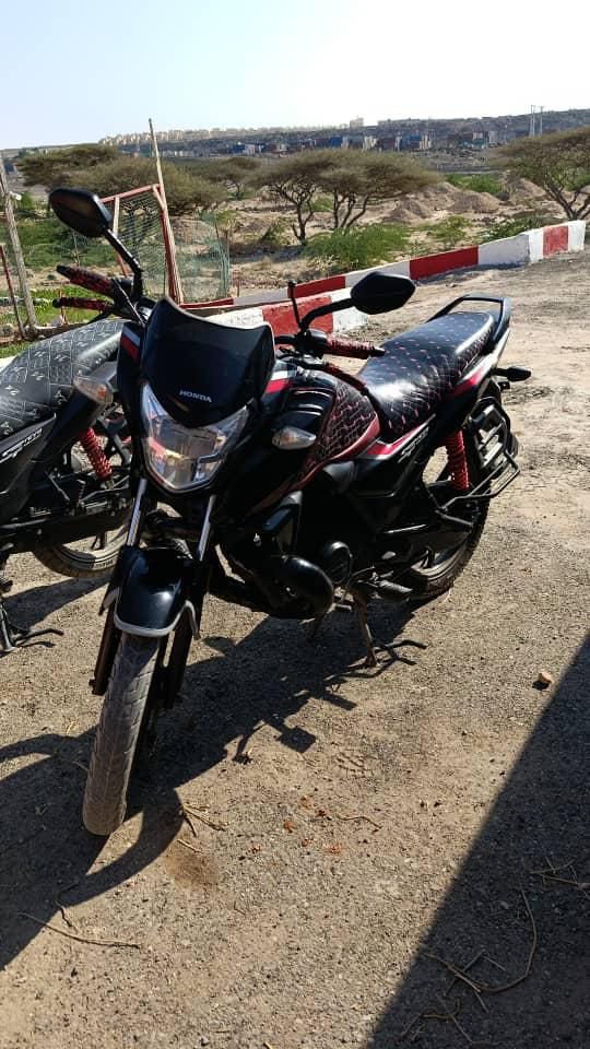 Moto Honda 125 en très bon état