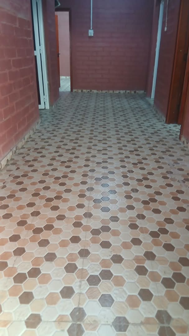 Appartement F4 securisé et parking à Gabode 6
