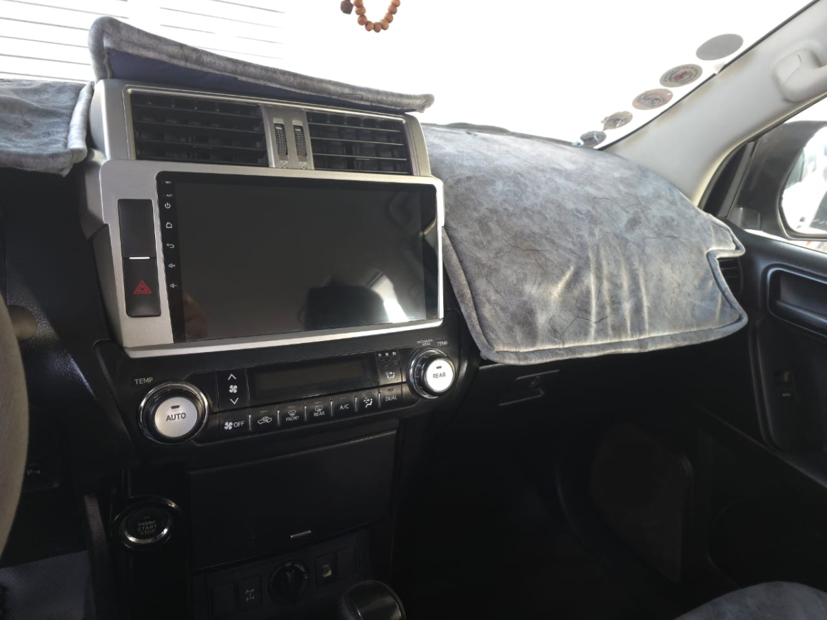 Toyota Prado 2015, diesel, boîte automatique, excellent état