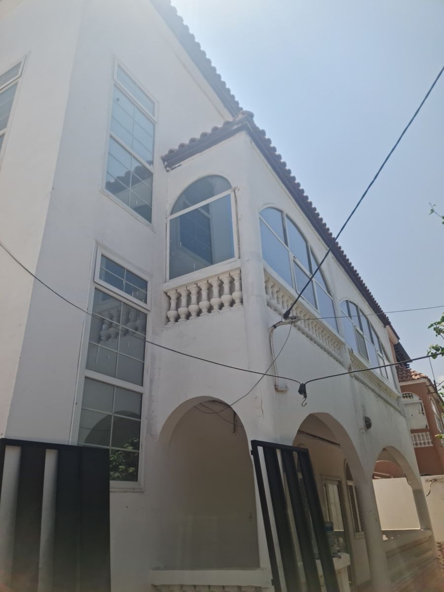 1 villas duplex F5 avec groupe électrogène à Cité Dawaleh
