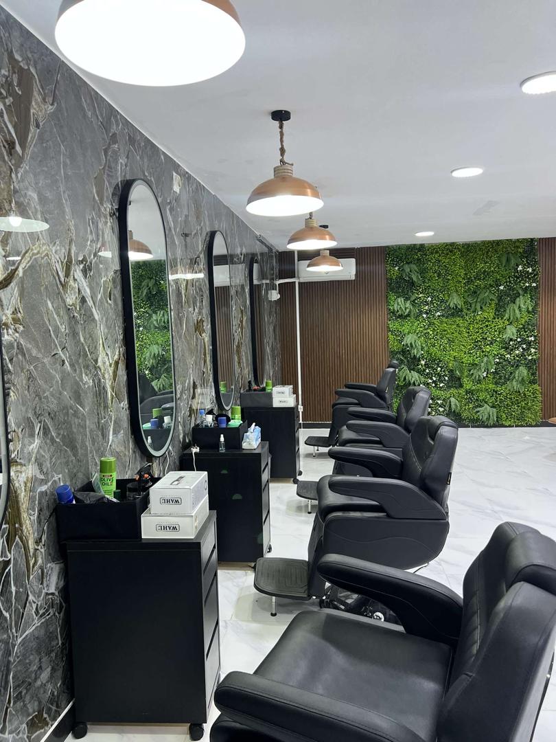 Matériel complet de salon de coiffure pour hommes