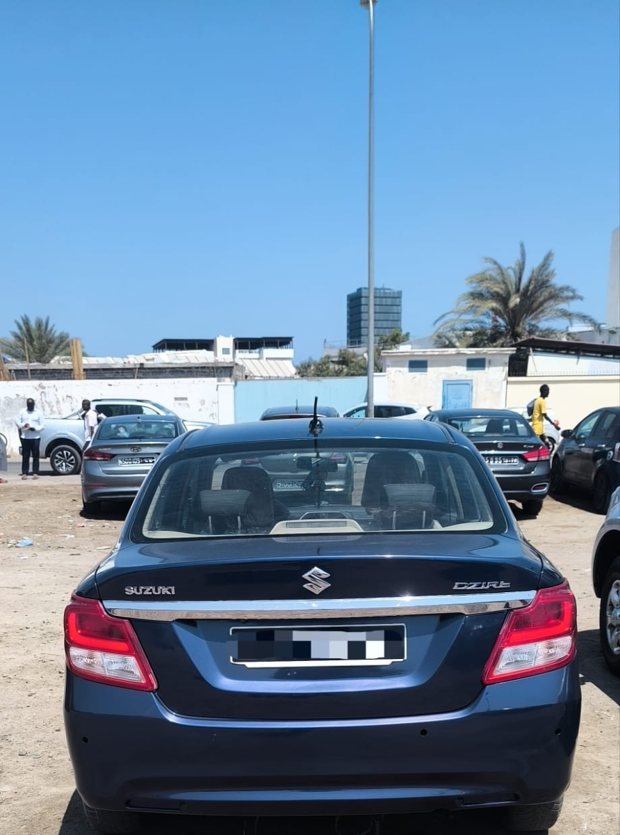 Isuzu Dezire boîte automatique, climatisation, bon état