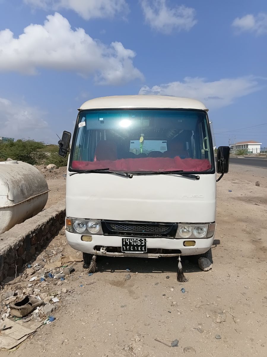Bus Mitsubishi Rosa 35 places confortable et bien équipé