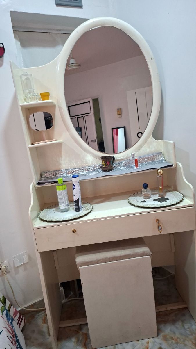 Coiffeuse en bon état