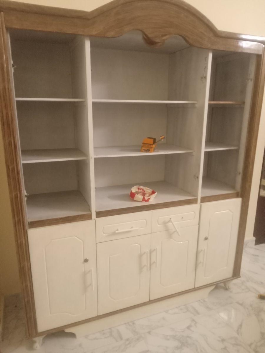 Service d\'installation de meubles pour chambre, cuisine et bureau