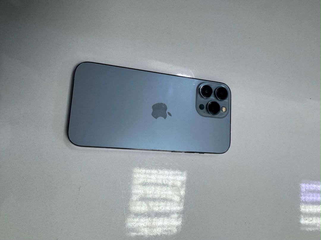 iPhone 13 Pro Max 256 Go, batterie 100%, état impeccable
