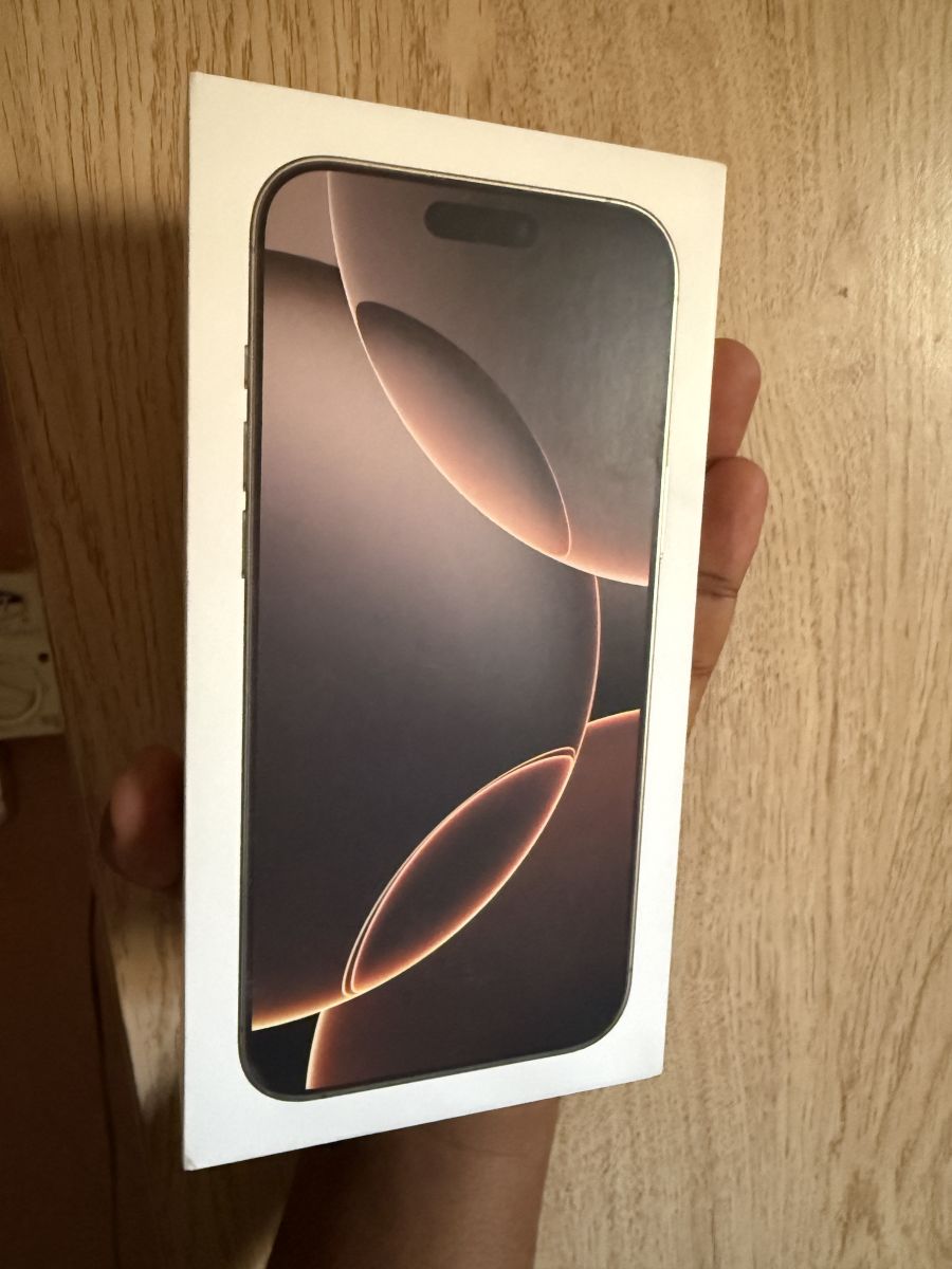 iPhone 16 Pro Max 256 Go presque neuf 4 mois