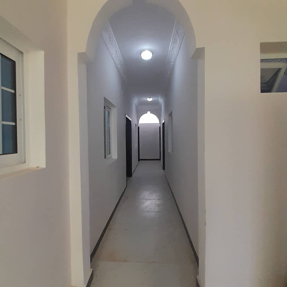 Maison F4 neuve lumineuse au rez-de-chaussée à Barwaqo 2