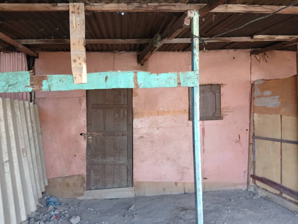 Maison à vendre à Balbala, située au bord d’une falaise, entre Cheick Moussa (zone 4 mètres) et Q5