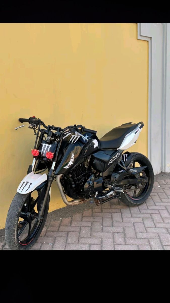 Moto TVS RTR 160cc 2021, moteur neuf, excellent état