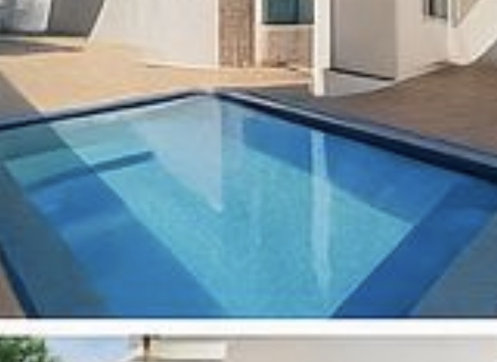 Cours de natation à domicile pour enfants avec piscine privée