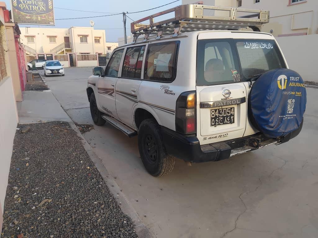 Nissan Patrol Y61 2010 Diesel 4x4 Manuel Blanc robuste