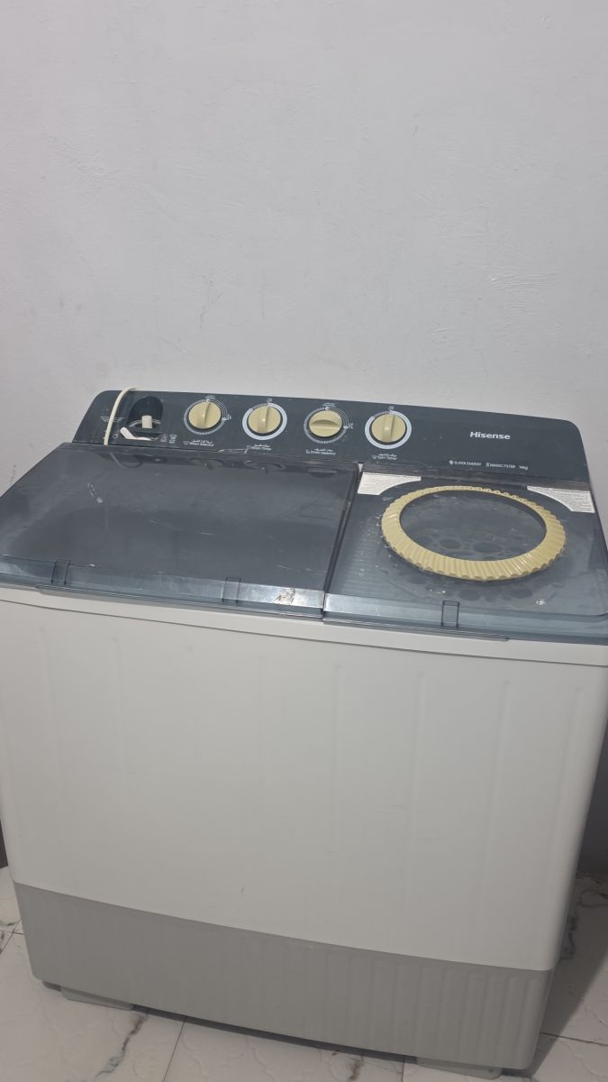 Réfrigérateur et machine à laver en bon état