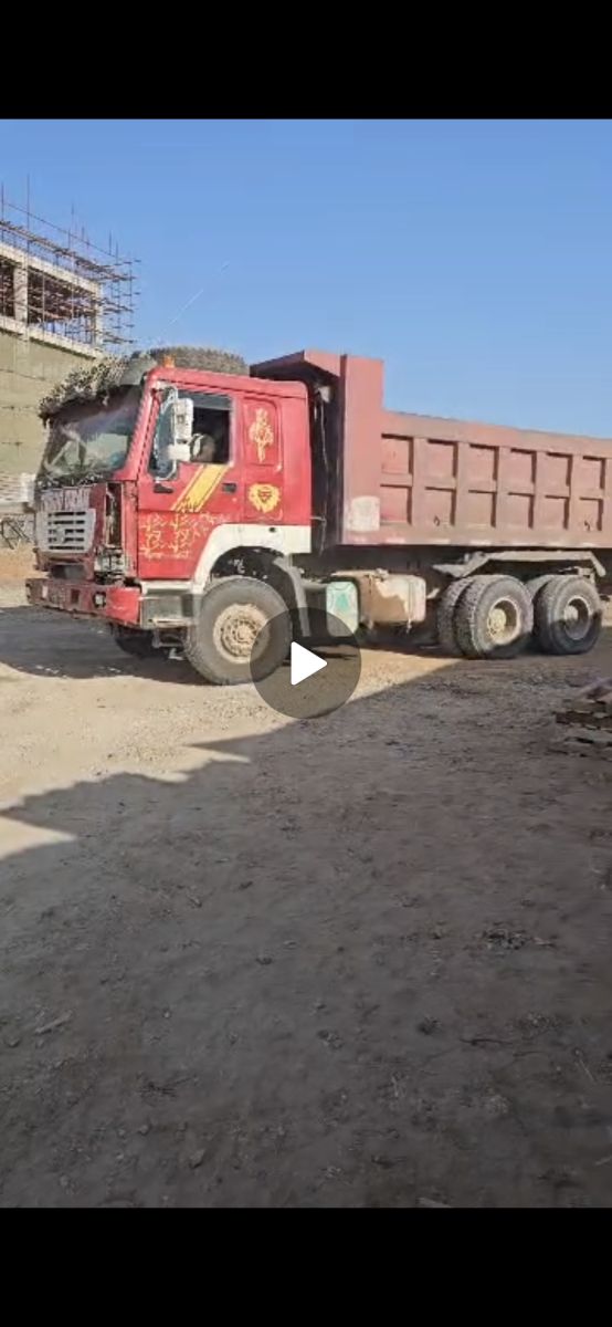 Camion benne Sino Truck en très bon état