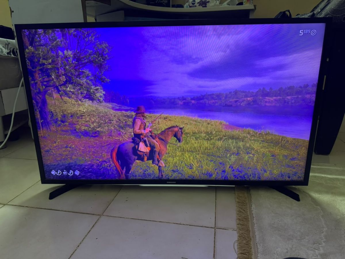 Téléviseur Samsung 40 pouces Full HD avec télécommande