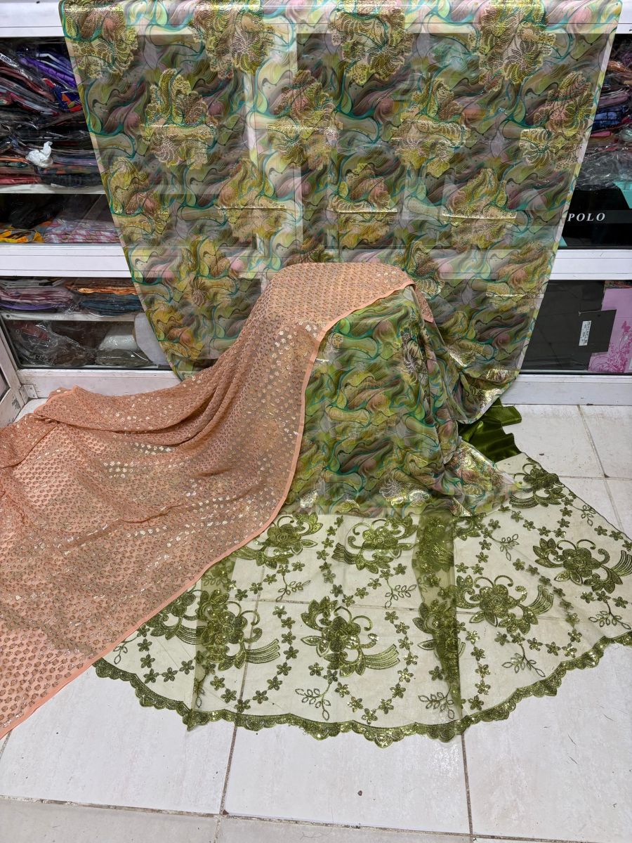 Location tissu en soie avec accessoires