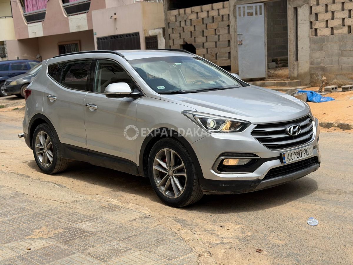 Hyundai Santa Fe 2016 diesel automatique climatisée presque neuve
